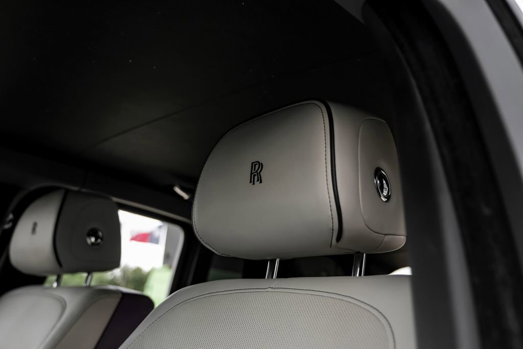 Used 2022 Rolls-Royce Cullinan Black Badge image 29