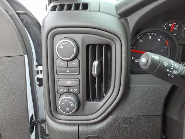 Used 2025 Chevrolet Silverado 3500 W/T image 7