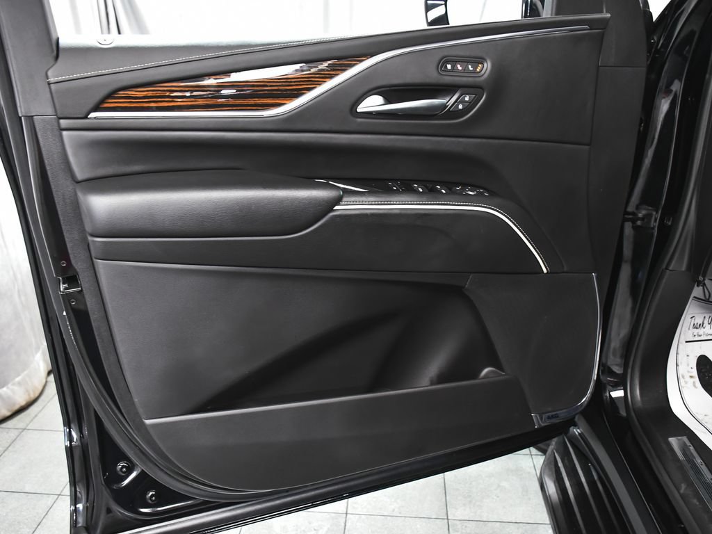 Used 2023 Cadillac Escalade Premium Luxury AWD/4WD image 9