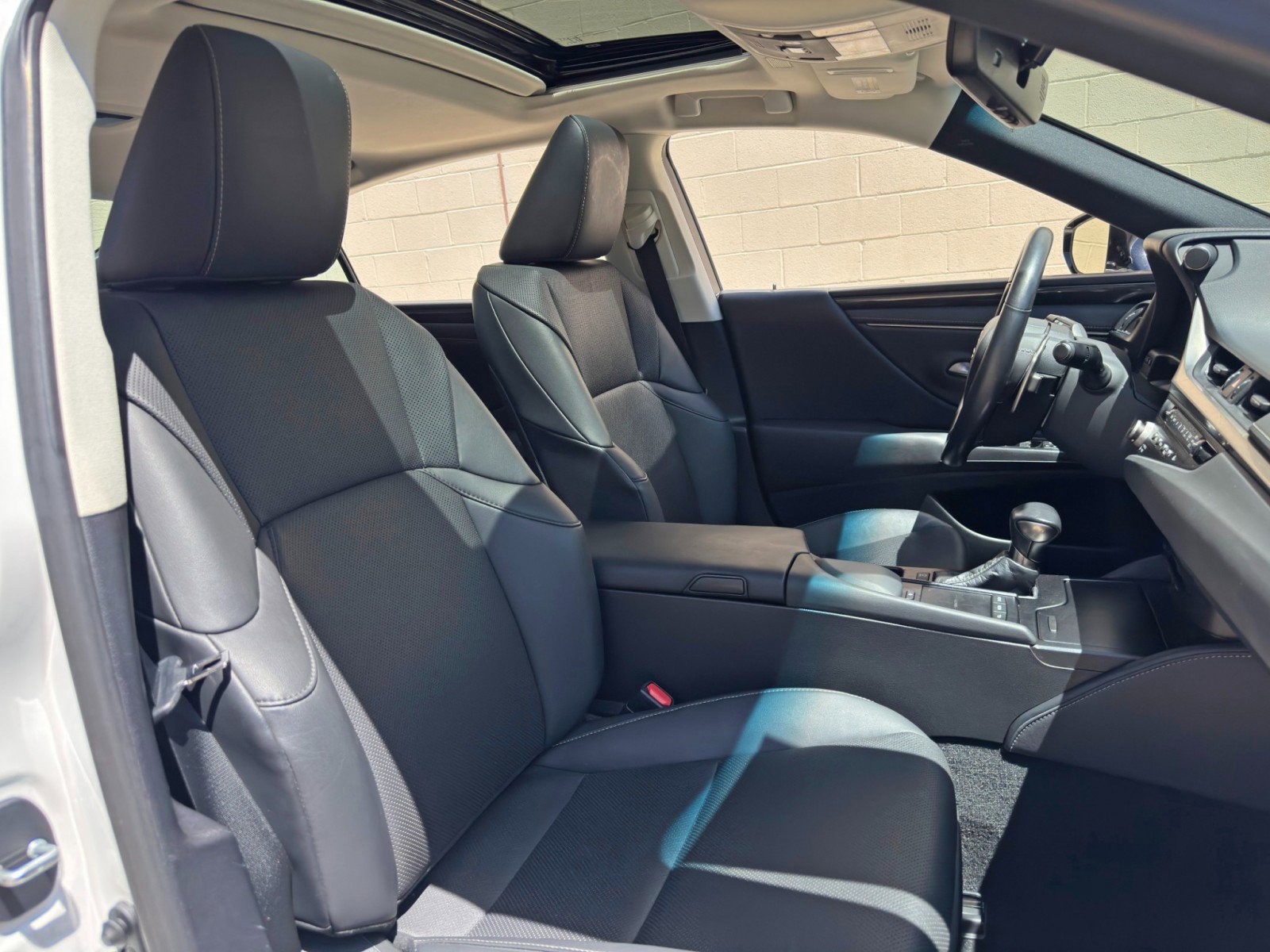 Used 2021 Lexus ES 300h w/ Accessory Package 2 FWD image 34