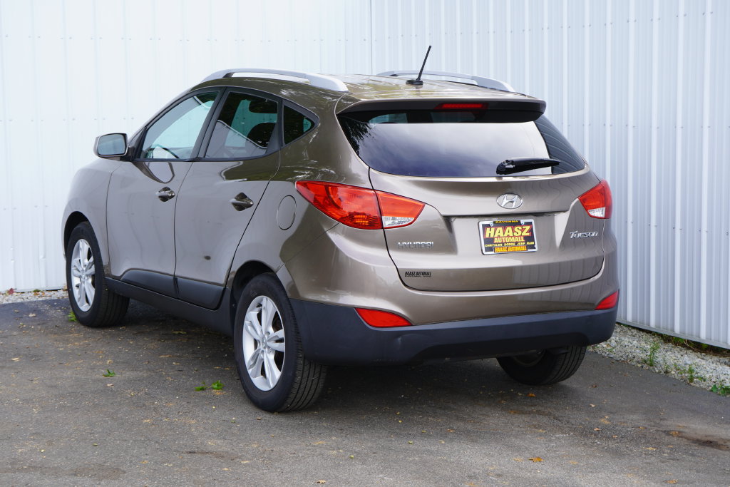 Used 2010 Hyundai Tucson GLS FWD image 4