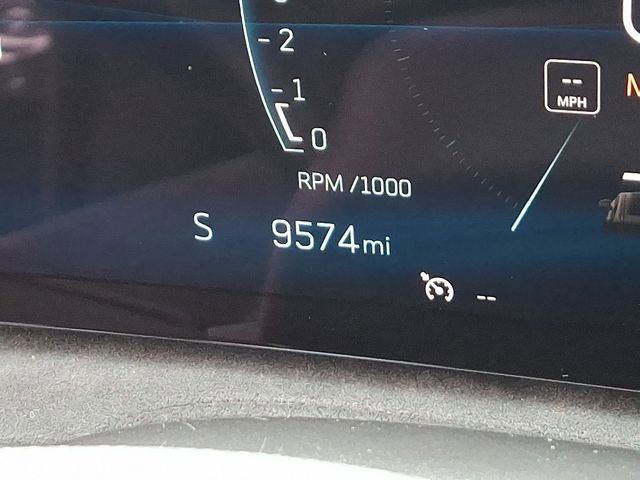 Certified 2025 Cadillac XT4 Sport image 19