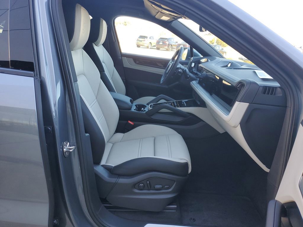 New 2026 Porsche Cayenne Coupe image 17