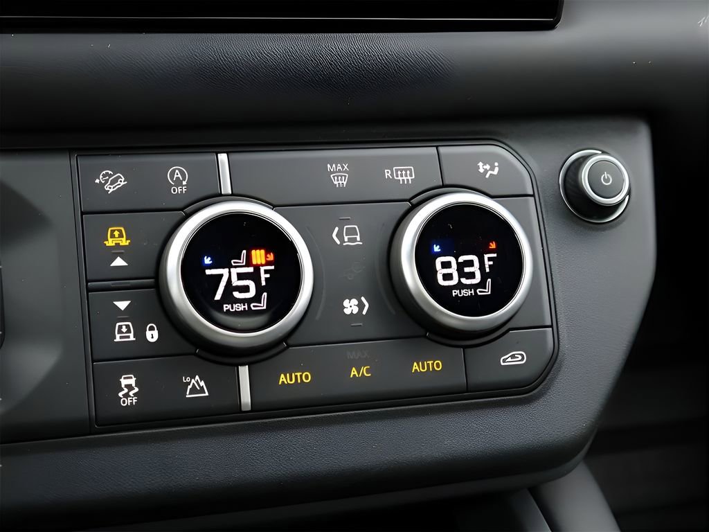 New 2025 Land Rover Defender 90 X-Dynamic SE image 29