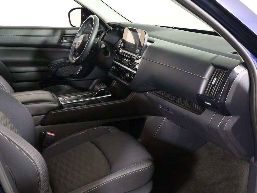 Used 2024 Nissan Pathfinder SV image 24