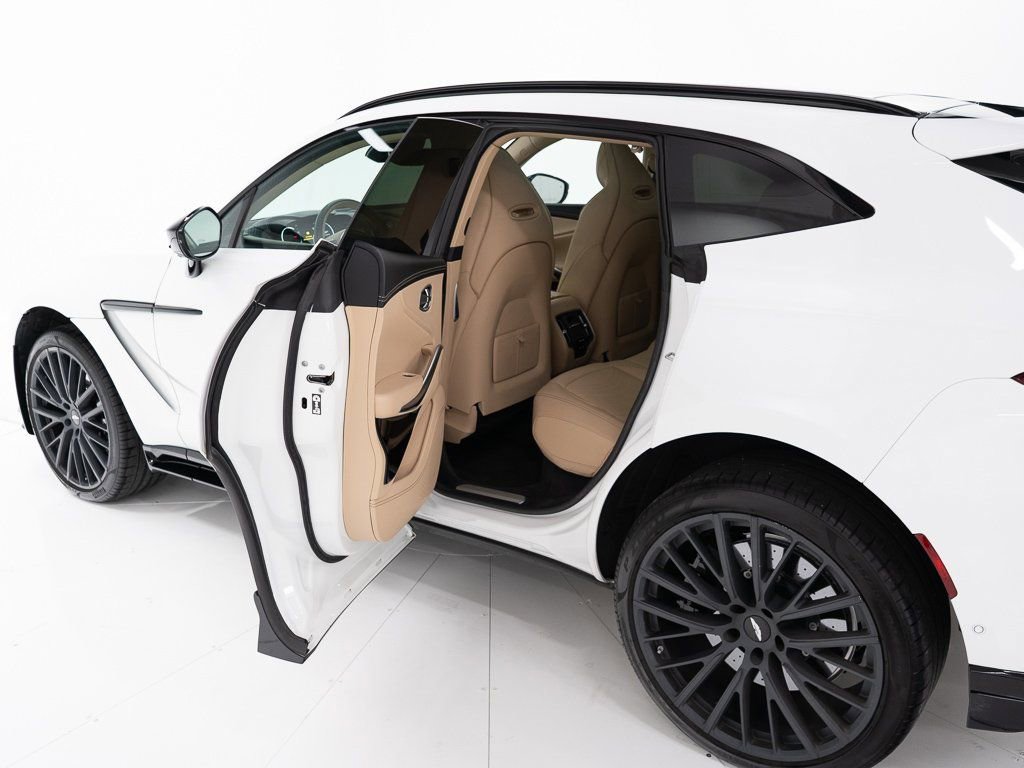 Used 2023 Aston Martin DBX 707 image 20