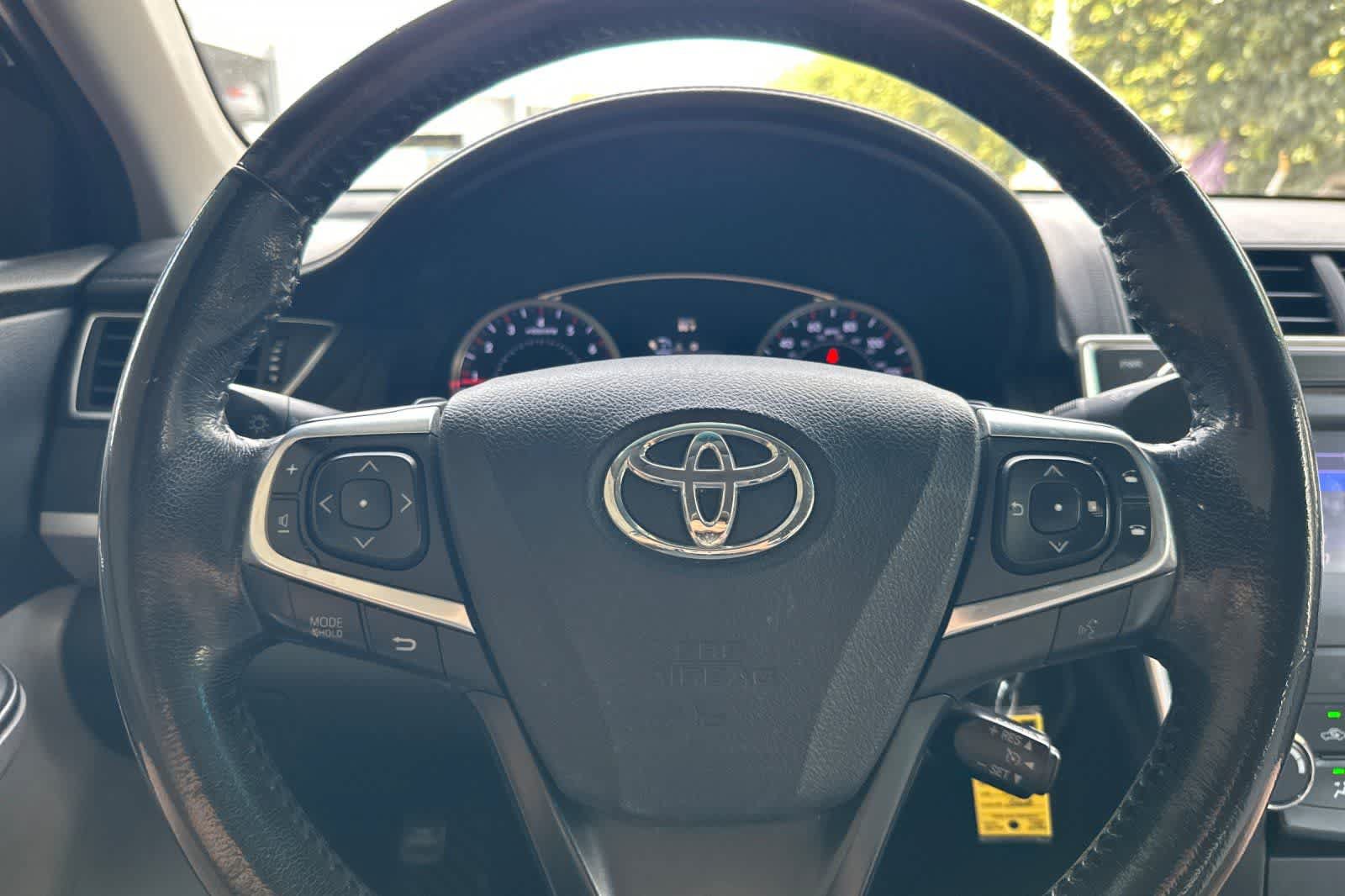 Used 2016 Toyota Camry SE FWD image 23