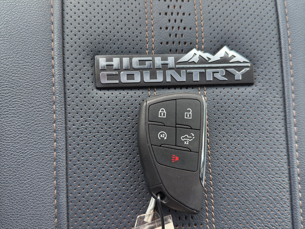 Used 2024 Chevrolet Silverado 2500 High Country w/ Technology Package image 32
