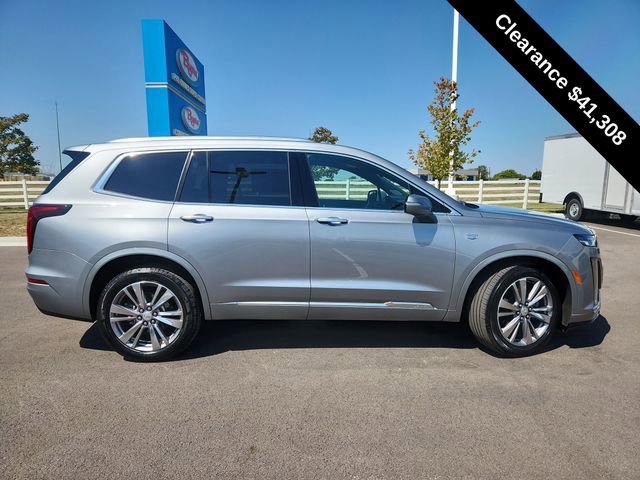 Used 2025 Cadillac XT6 Premium Luxury image 10