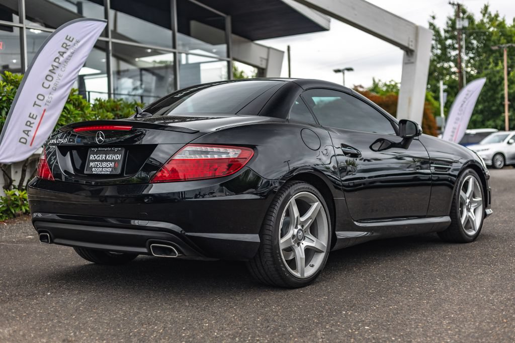 Used 2012 Mercedes-Benz SLK 250 image 7