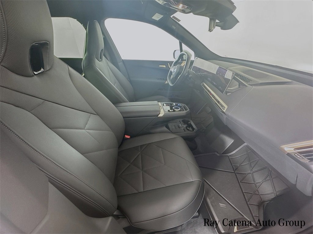 Used 2025 BMW iX xDrive50 w/ Premium Package image 29