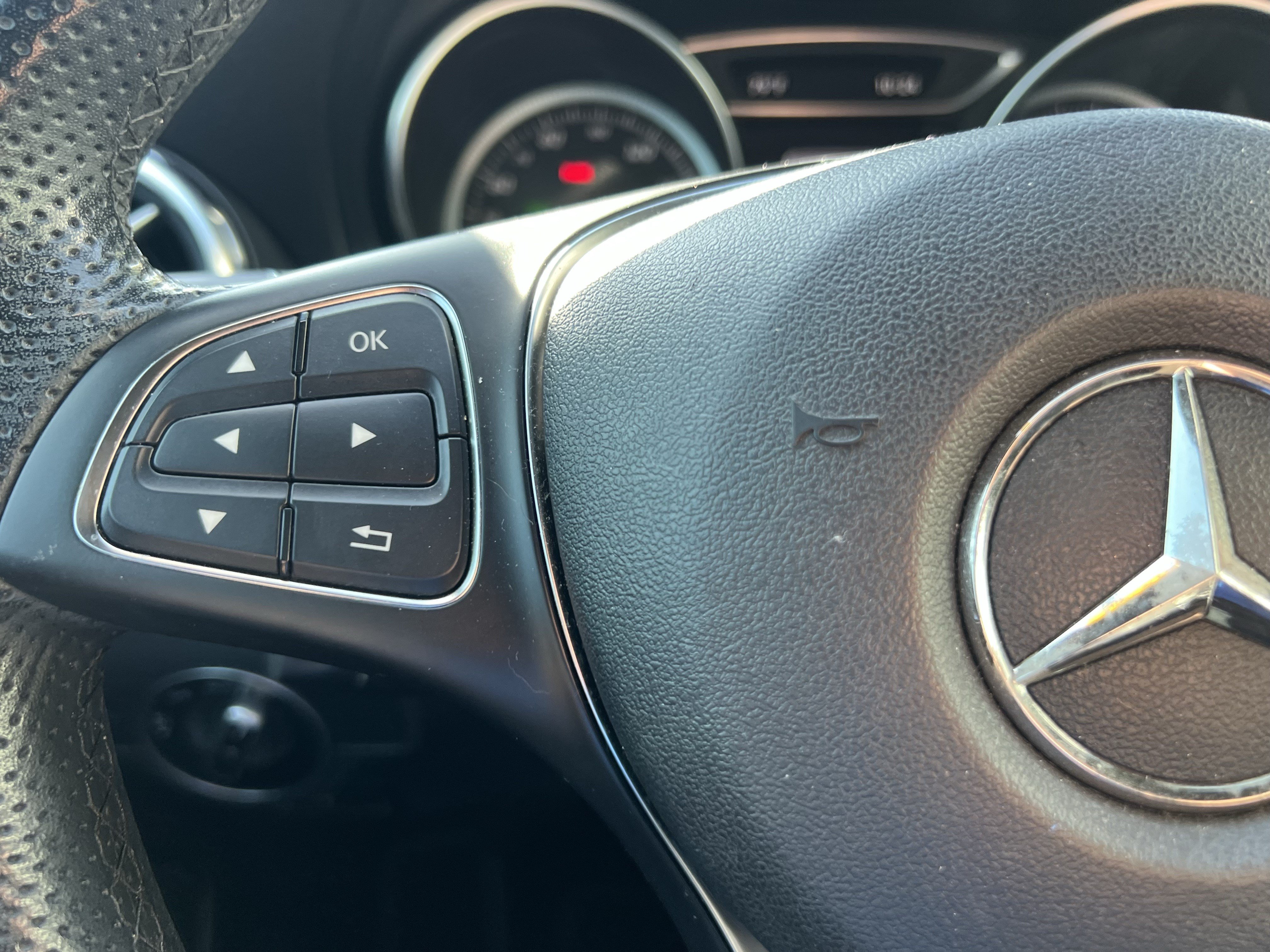 Used 2019 Mercedes-Benz GLA 250 4MATIC image 19