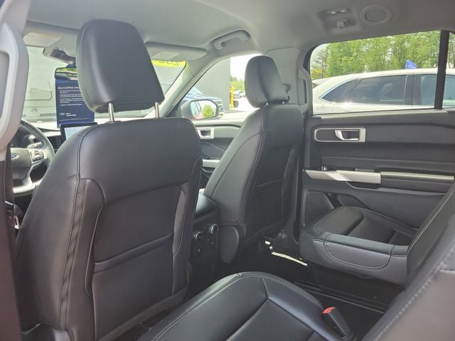 Certified 2023 Ford Explorer XLT w/ Equipment Group 202A AWD/4WD image 31