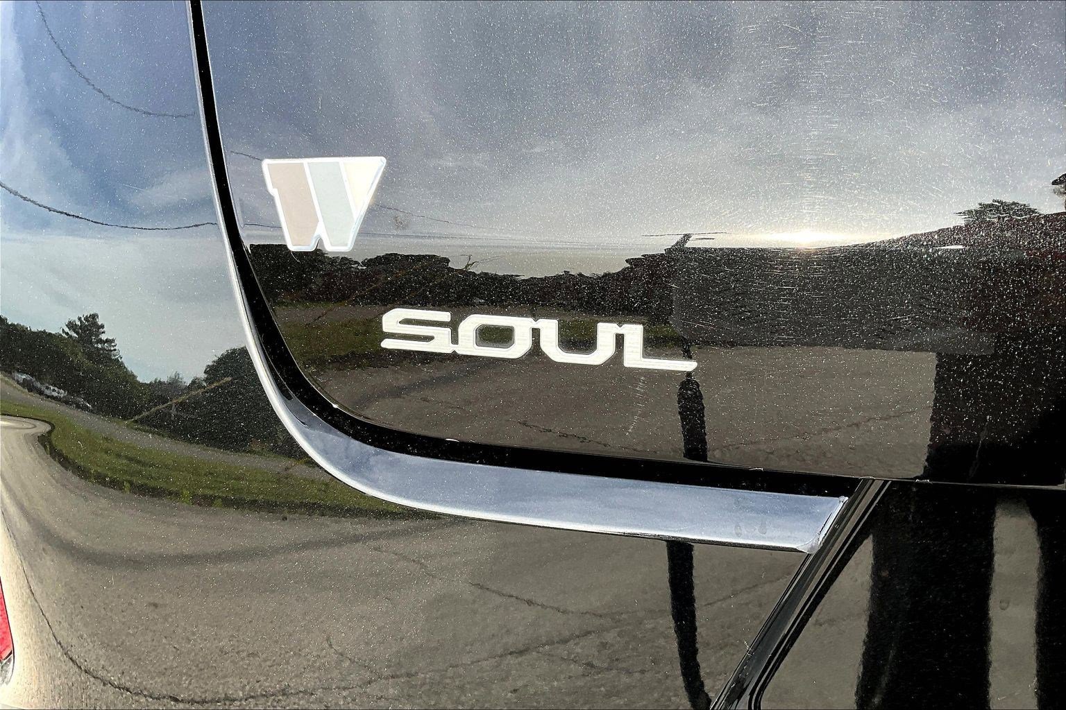 Used 2025 Kia Soul LX FWD image 23