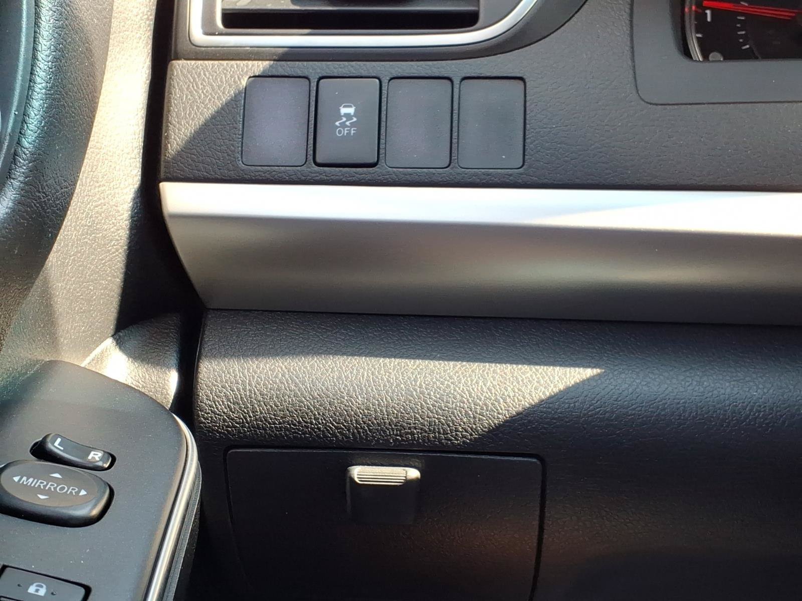 Used 2016 Toyota Camry SE FWD image 26