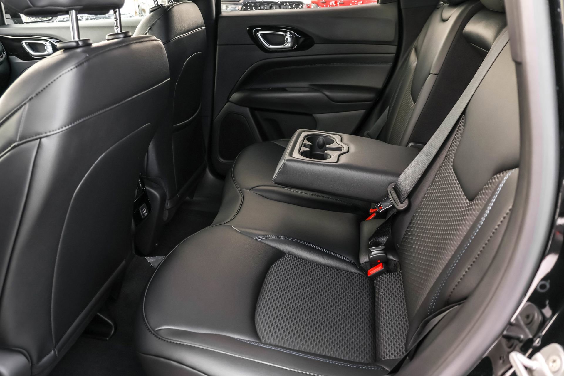 New 2026 Jeep Compass Latitude image 14