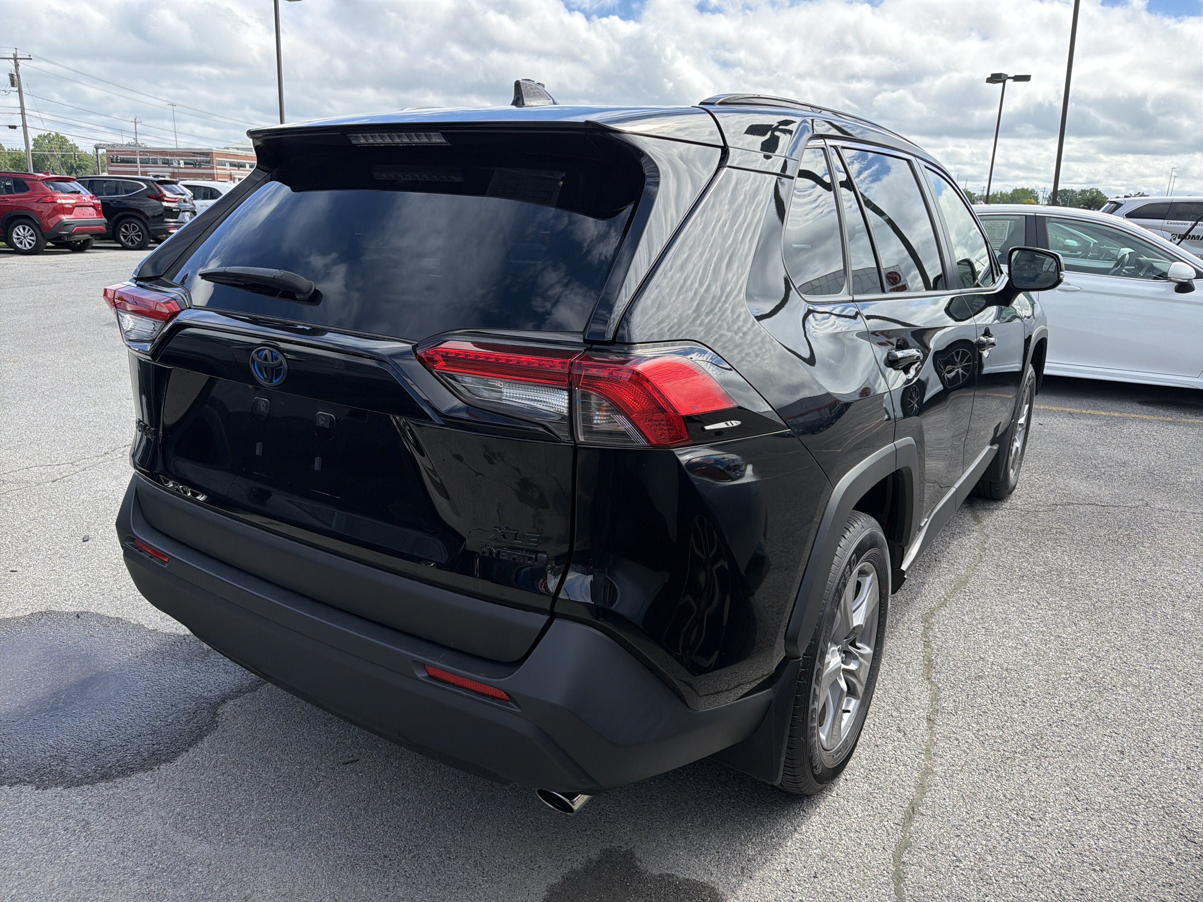 Used 2023 Toyota RAV4 XLE w/ XLE Grade Weather Package AWD/4WD image 7