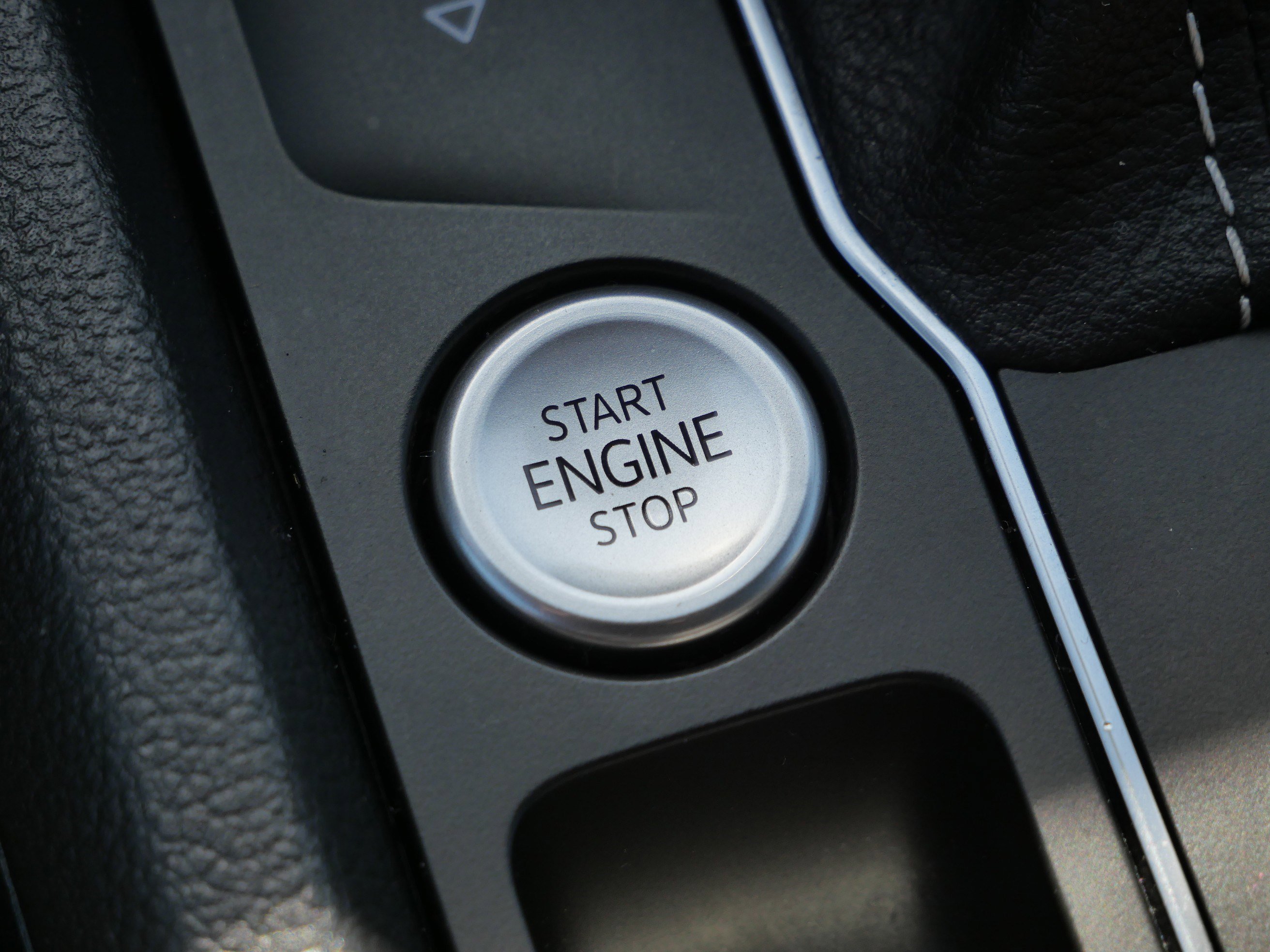 Used 2022 Volkswagen Atlas Cross Sport SEL Premium R-Line image 27