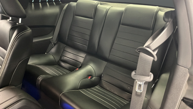 Used 2010 Ford Mustang GT RWD image 19