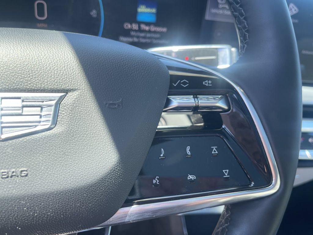 Certified 2025 Cadillac Lyriq Luxury AWD/4WD image 22