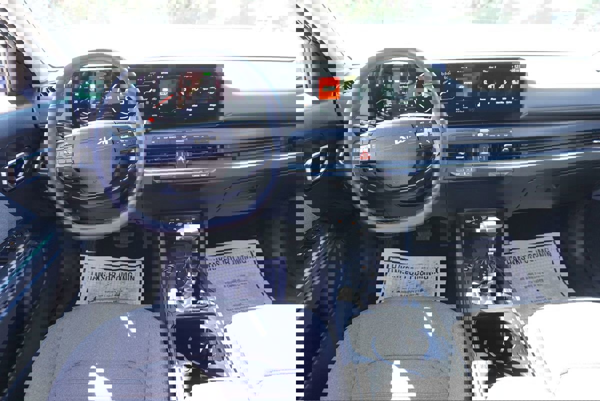 Used 2025 Kia K4 EX image 18