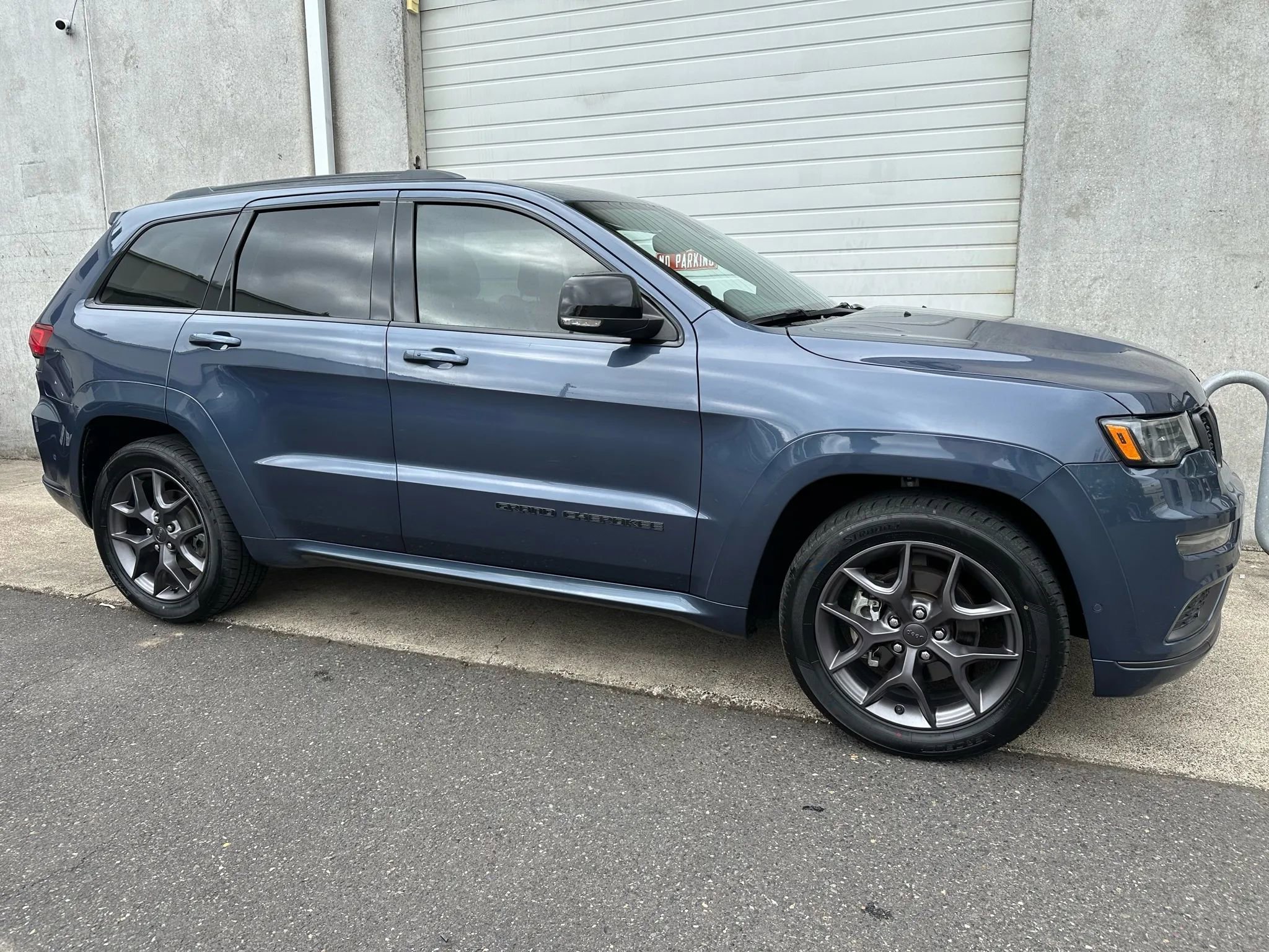 Used 2020 Jeep Grand Cherokee Limited X image 3