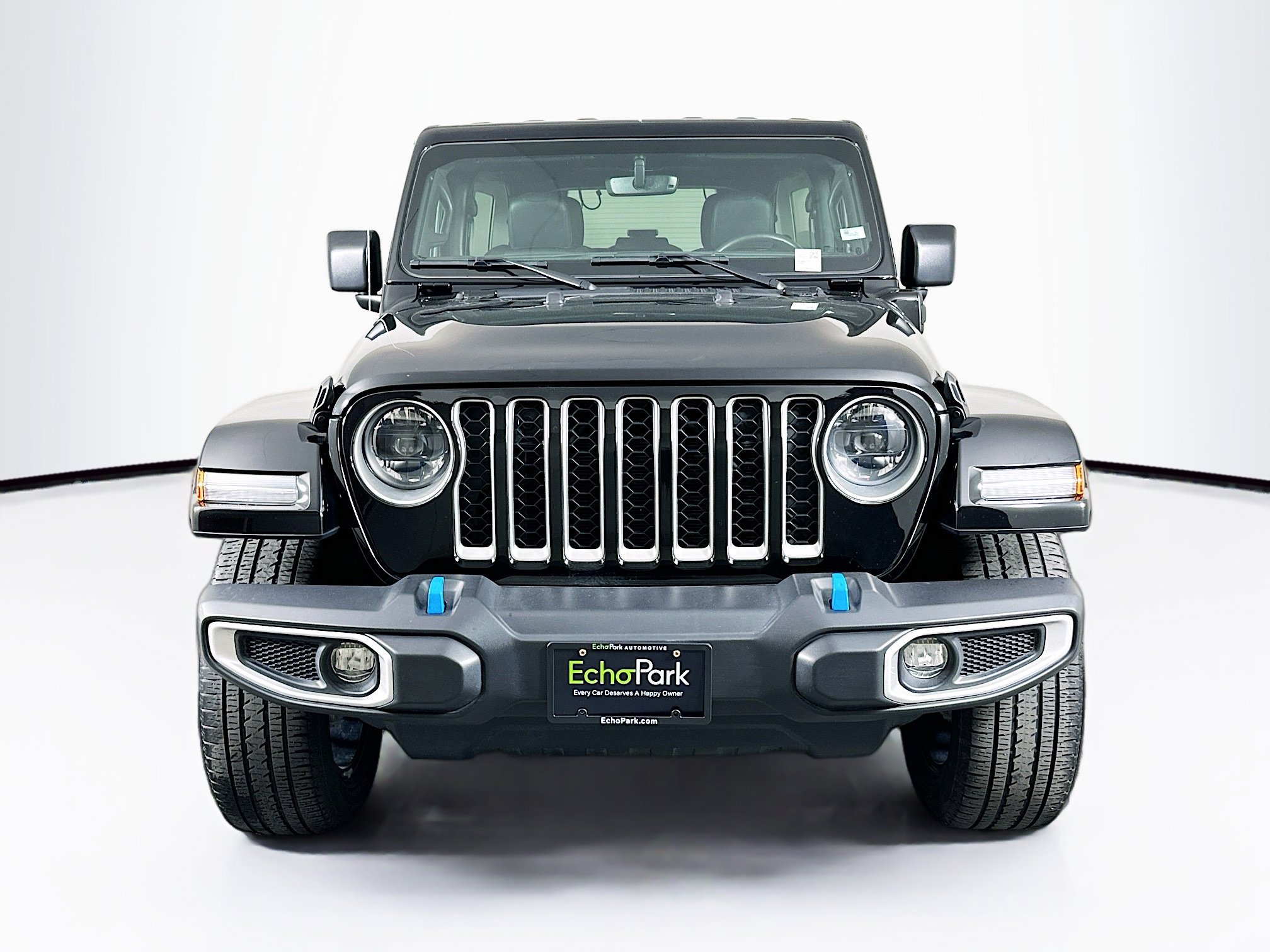 Used 2023 Jeep Wrangler Unlimited Sahara w/ Cold Weather Group AWD/4WD image 2