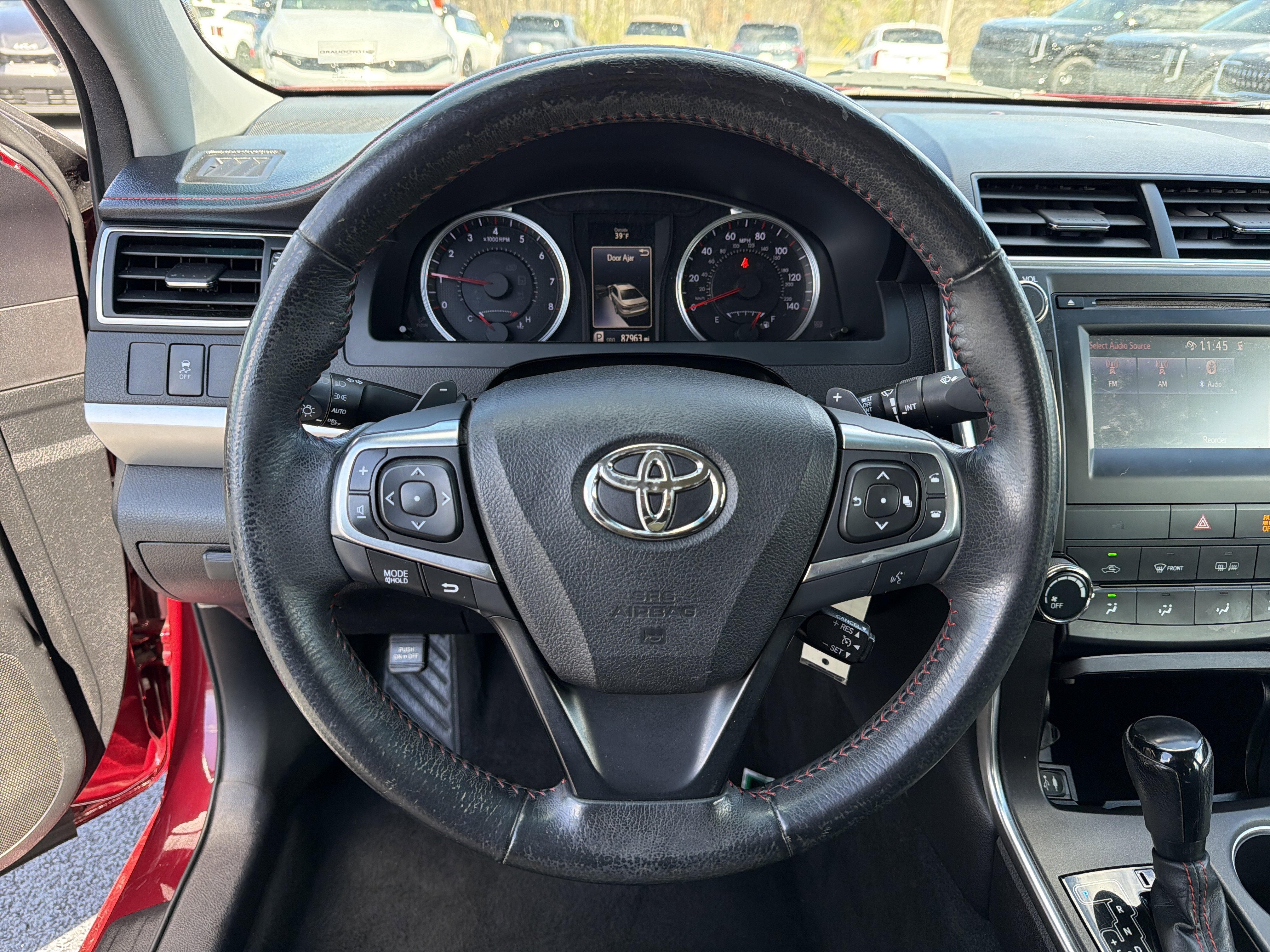 Used 2017 Toyota Camry SE image 37