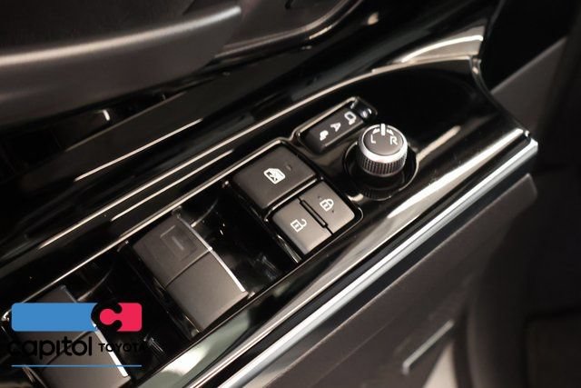 Used 2023 Subaru Solterra AWD image 10