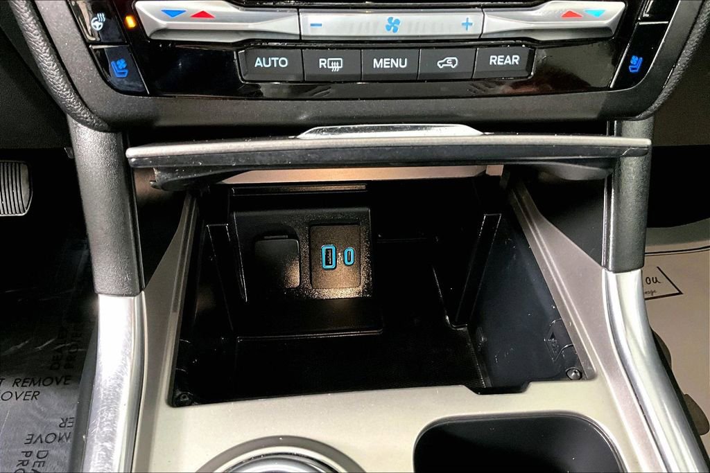 Used 2020 Ford Explorer Limited image 33