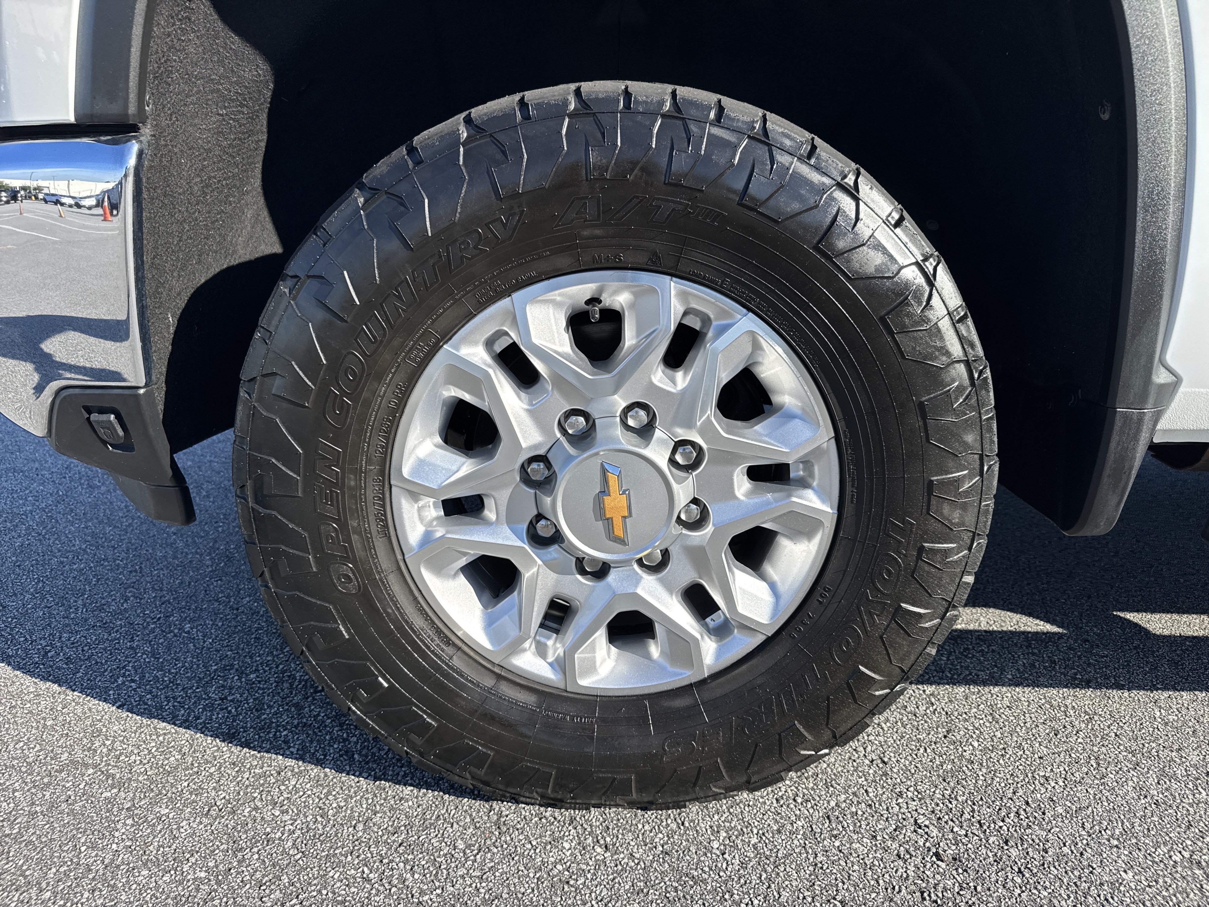Used 2024 Chevrolet Silverado 2500 LTZ AWD/4WD image 12