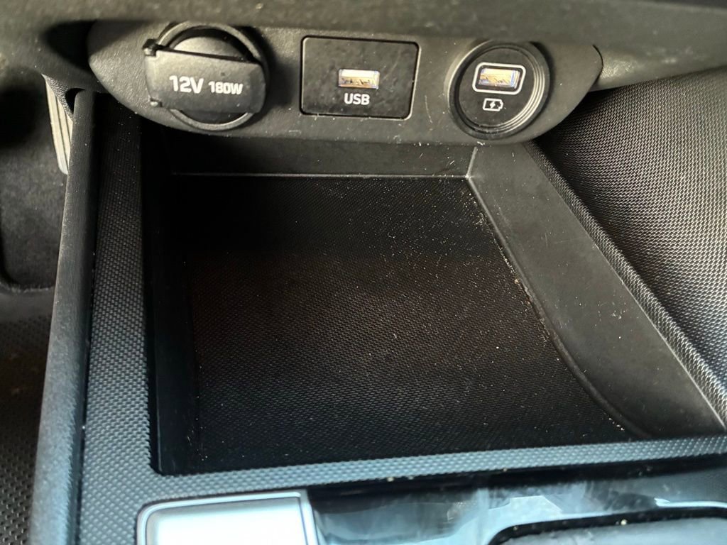 Used 2023 Hyundai Elantra SEL image 30