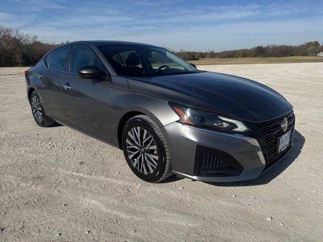 Used 2024 Nissan Altima 2.5 SV image 6