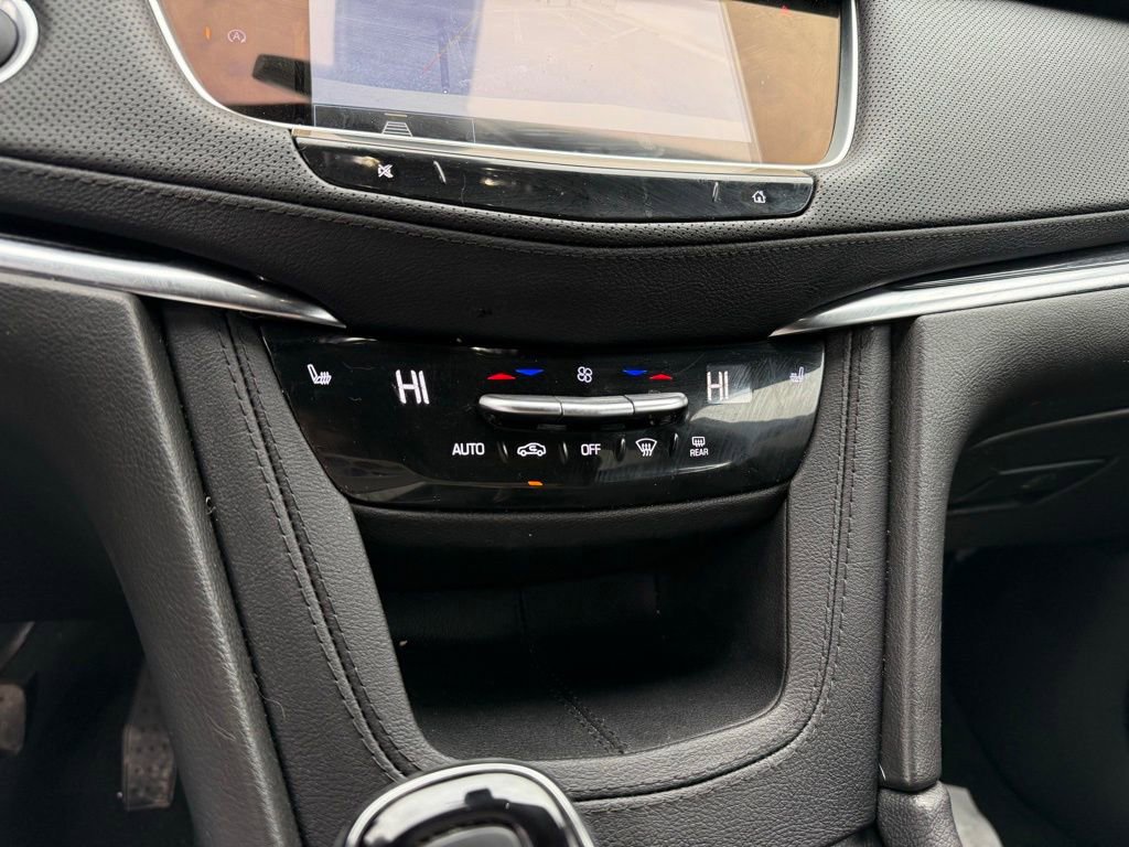 Used 2024 Cadillac XT5 Premium Luxury image 11