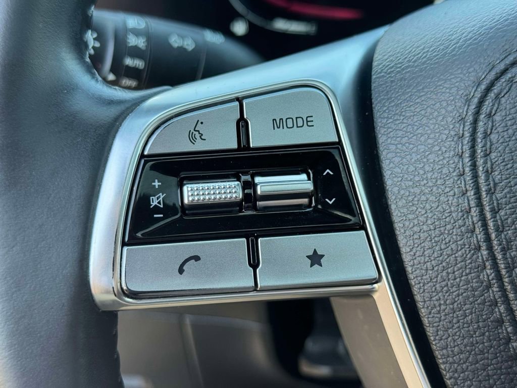 Used 2023 Kia Telluride EX w/ EX Captain's Chair Package image 21