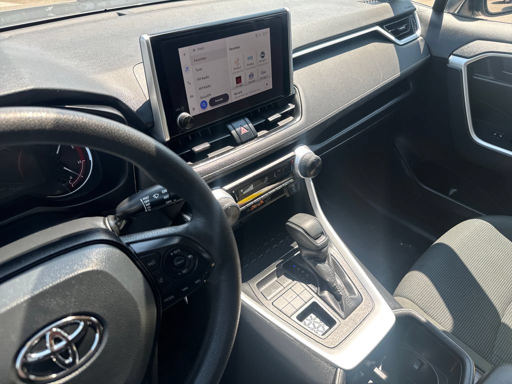 Used 2023 Toyota RAV4 LE AWD/4WD image 21