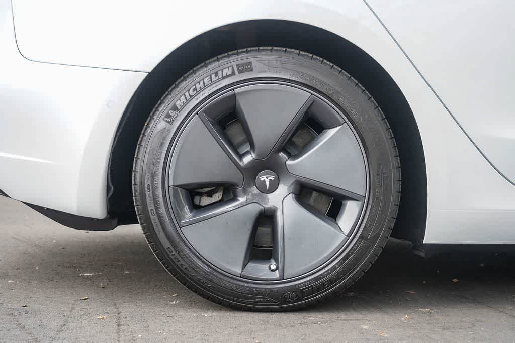 Used 2021 Tesla Model 3 Standard Range Plus RWD image 8