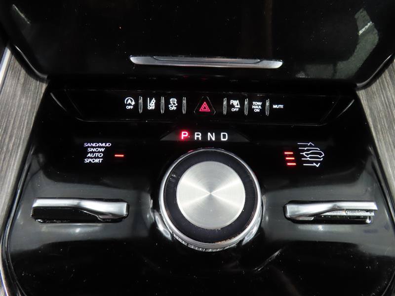 Used 2024 Jeep Wagoneer L Series III w/ Flexible Seating Group AWD/4WD image 24