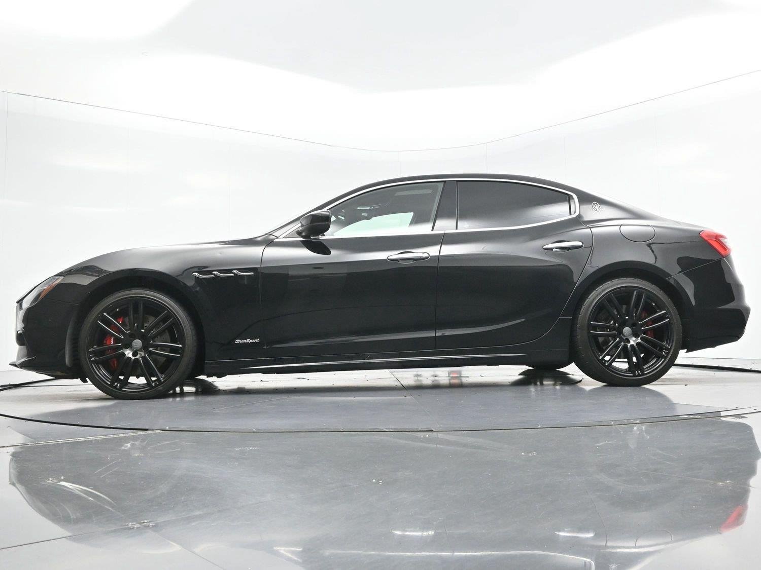 Used 2018 Maserati Ghibli S GranSport RWD image 46