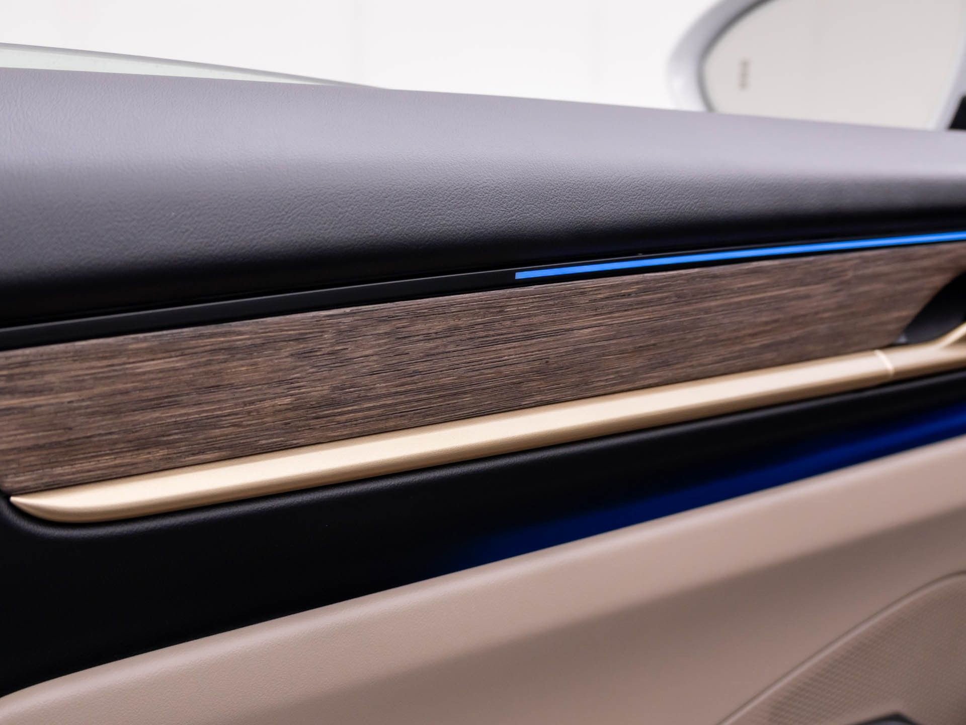 Certified 2024 Porsche Macan 4 Electric image 15