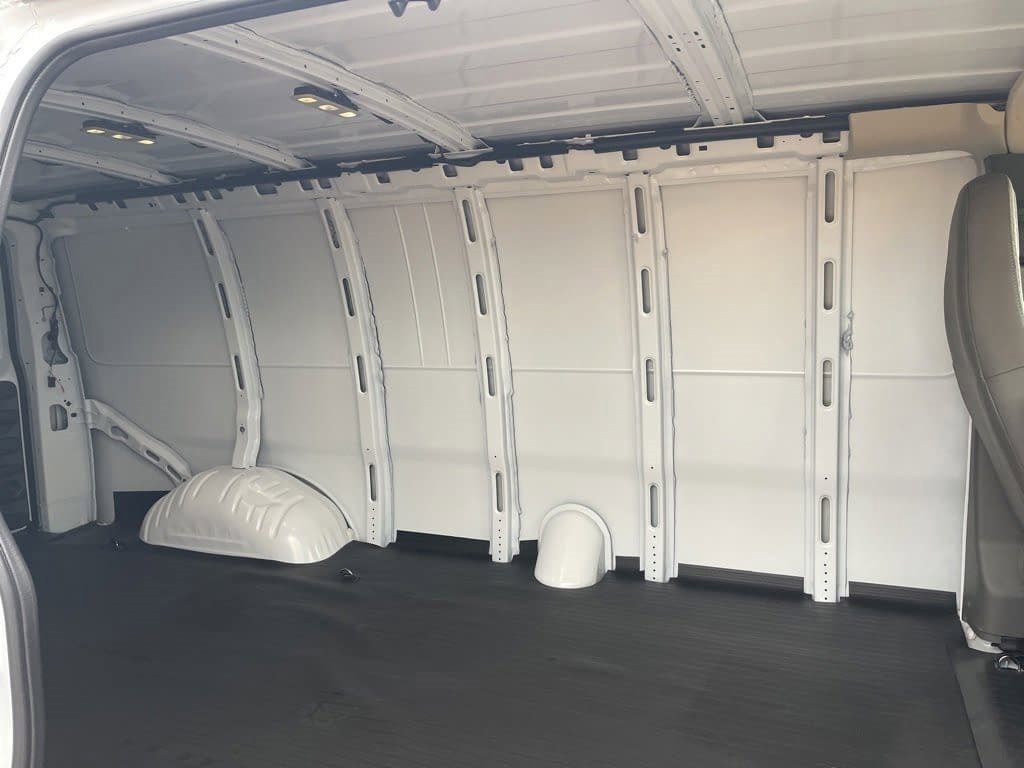 New 2025 GMC Savana 3500 Extended w/ Driver Convenience Package image 28