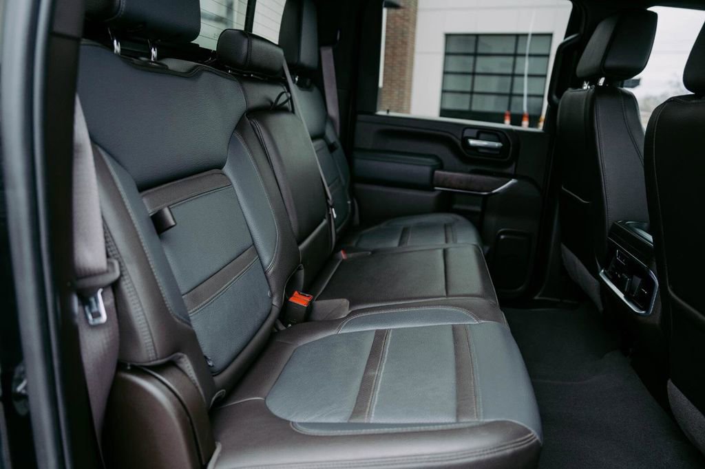 Used 2023 GMC Sierra 2500 Denali w/ Denali Black Diamond Edition image 10