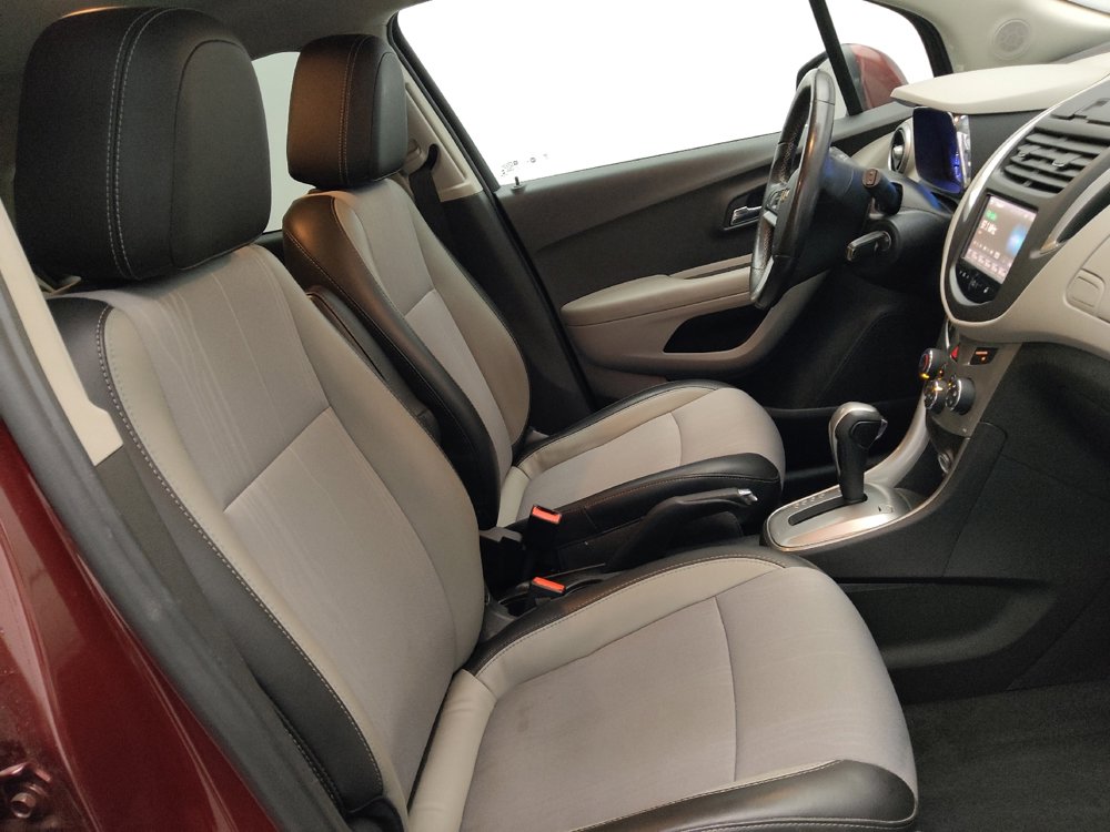 Used 2016 Chevrolet Trax LT w/ LT Convenience Package image 21