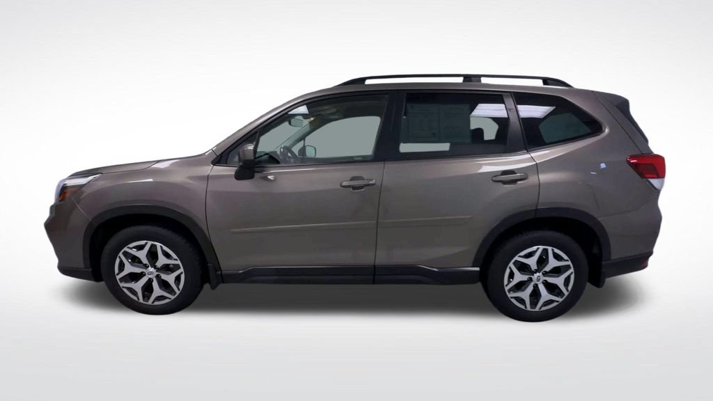 Used 2021 Subaru Forester Premium AWD/4WD image 5