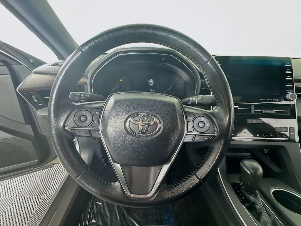 Certified 2019 Toyota Avalon XLE w/ Moonroof Package image 13