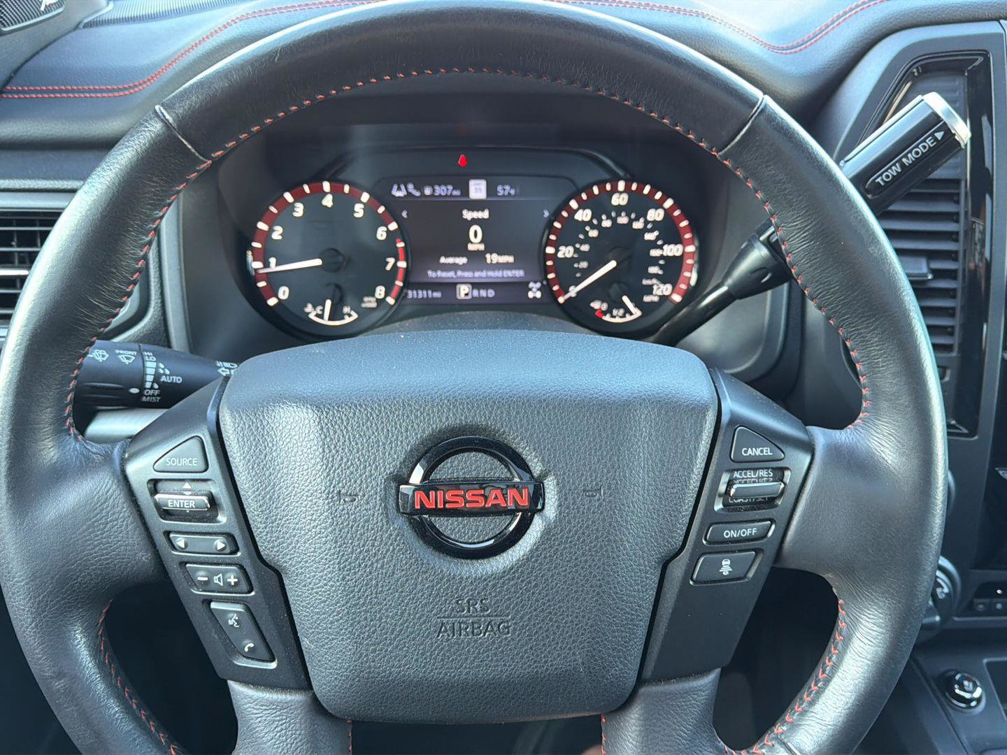 Used 2021 Nissan Titan PRO-4X w/ Pro-4x Convenience Package AWD/4WD image 16