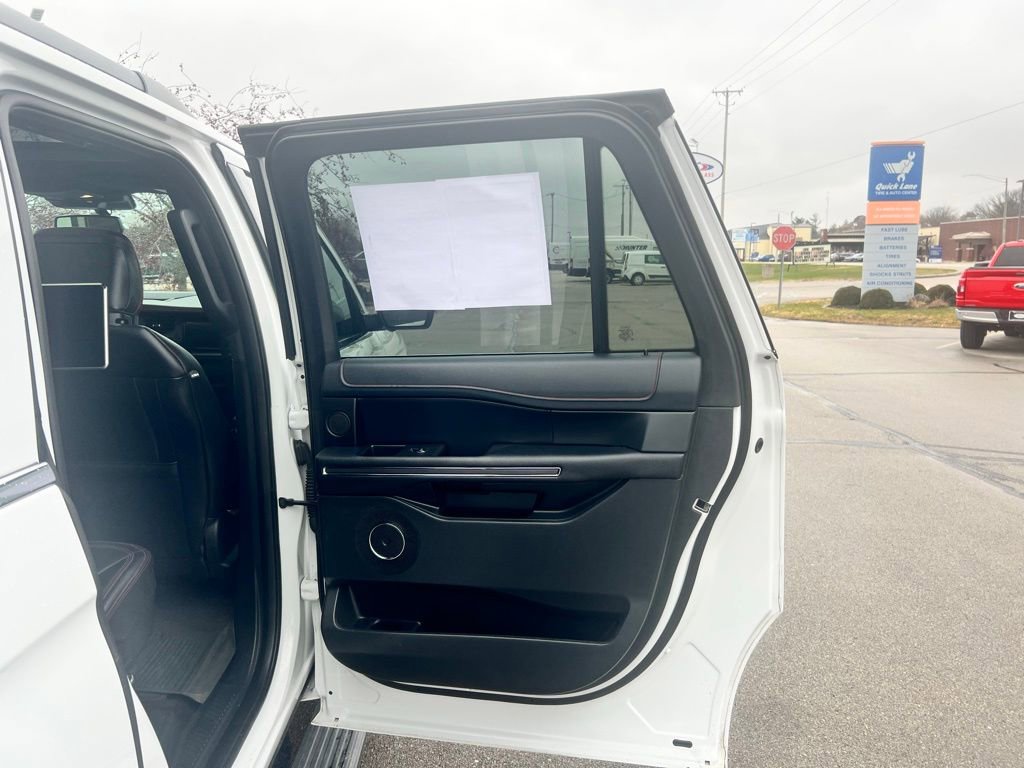 Used 2022 Ford Expedition Max Limited image 32