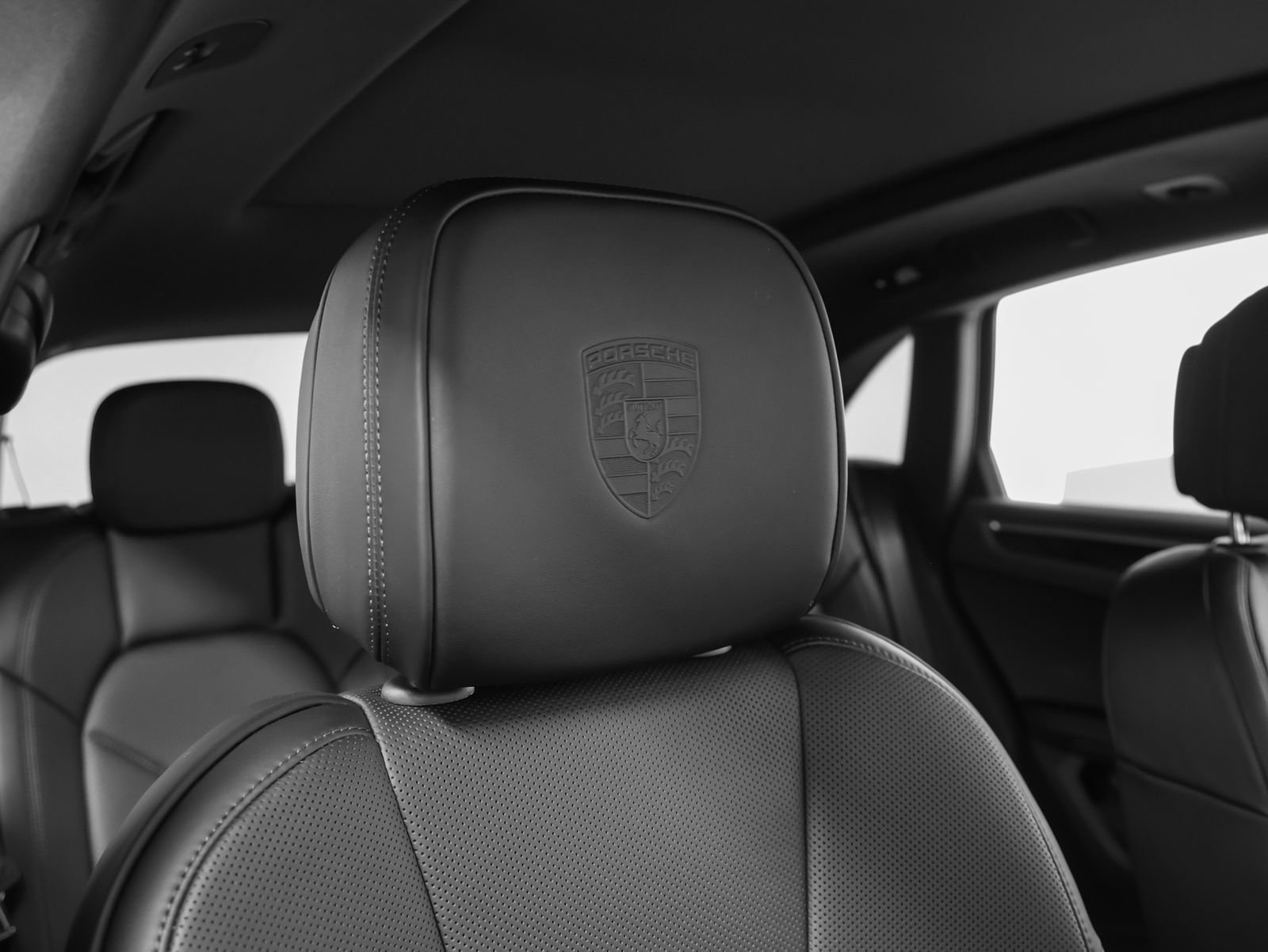 New 2026 Porsche Macan AWD/4WD image 22
