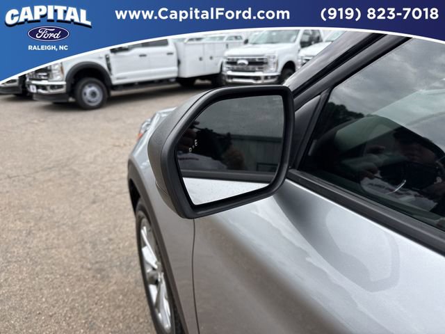 Certified 2023 Ford Explorer XLT w/ Equipment Group 202A image 12