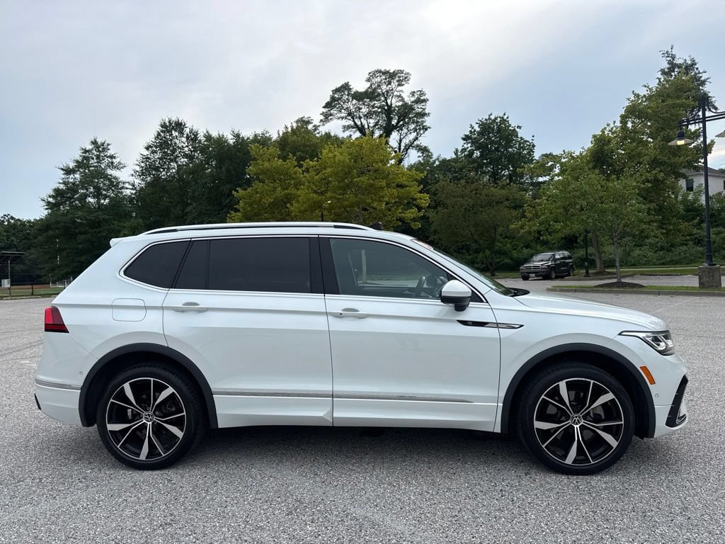 Used 2024 Volkswagen Tiguan SEL R-Line AWD/4WD image 11